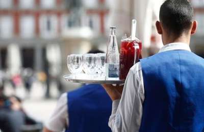 Unpaid overtime figures soars as Canarian staff work extra six hours a week for free