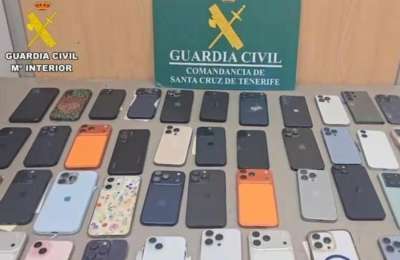 Man Arrested at Tenerife Airport with 47 Stolen Mobile Phones in His Luggage
