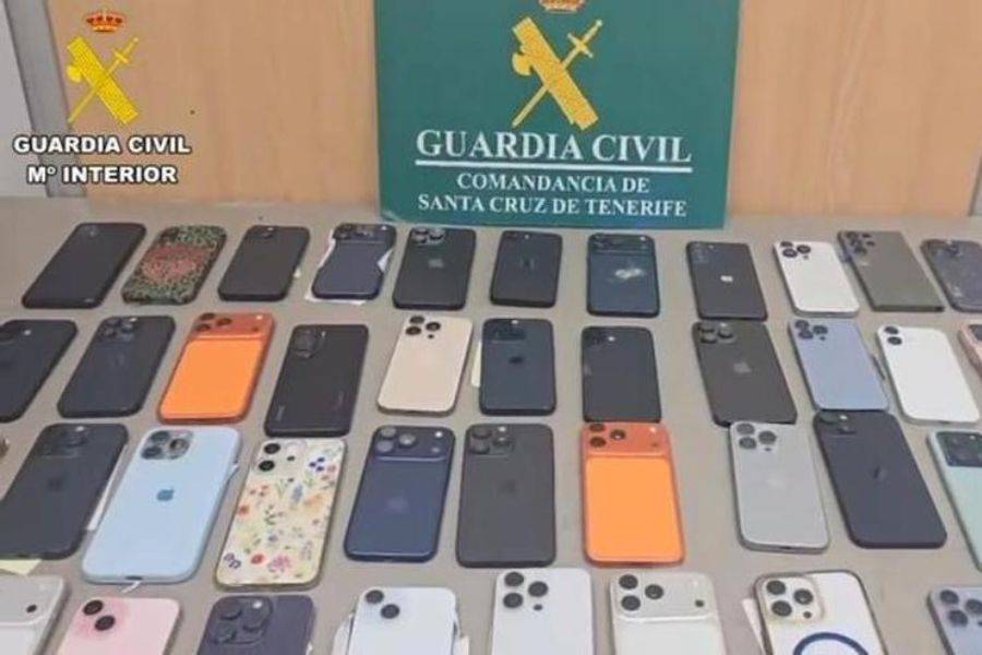 Man Arrested at Tenerife Airport with 47 Stolen Mobile Phones in His Luggage
