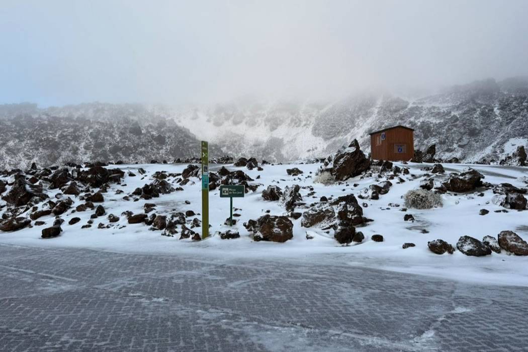 Access roads to Teide National Park still closed due to snow 