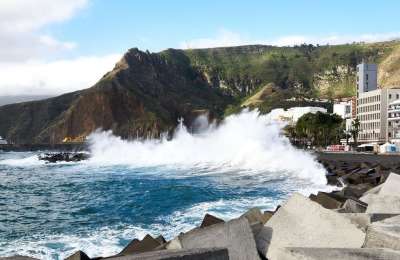 Yellow Weather Warning activated for dangerous seas in the Canary Islands