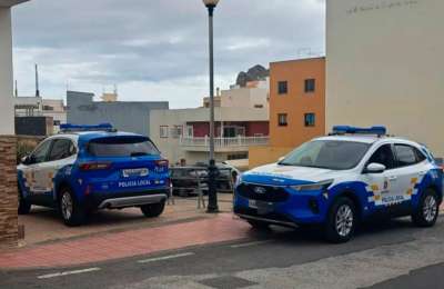 Police rush to assist mother in labour as baby is born in a street in south Tenerife 