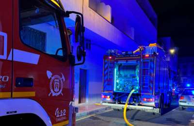 Early-morning fire in apartment block in south Tenerife