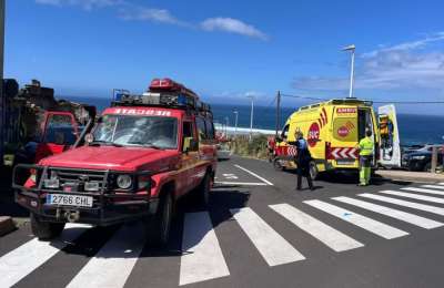 Paraglider breaks legs after ignoring Storm warnings and crashing on rocks