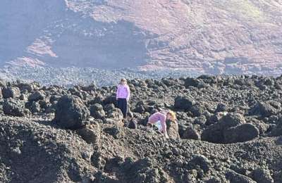 12-year-old risks life for photos on dangerous Cliff edge