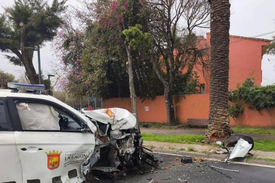 Council environmental officer injured after vehicle veers off road in Tenerife