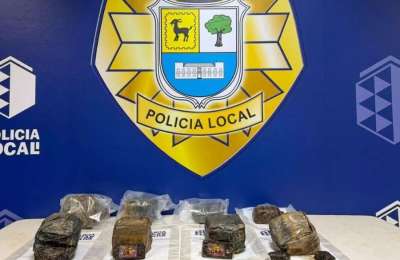 Holidaymaker discovers 10kg of hashish hidden in bin on Fuerteventura beach
