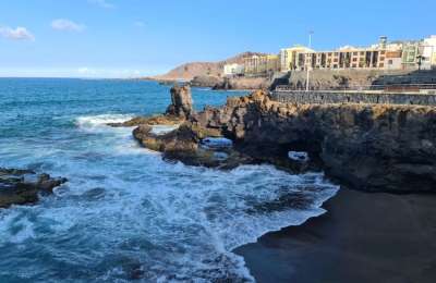 Man rescued from sea in critical condition in Gran Canaria