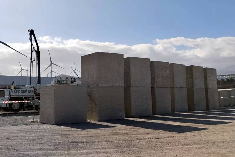 Work starts to install hundreds of 30-ton concrete blocks at Los Cristianos Harbour