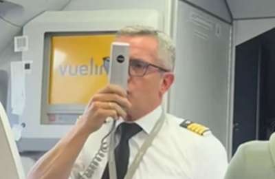 Pilot praised after emergency landing message goes viral on flight to Tenerife