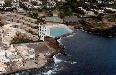 Man rescued from the sea off the coast of south Tenerife
