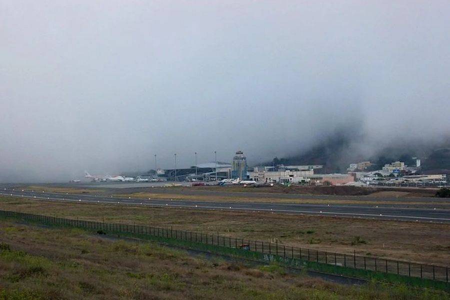 Five flights diverted due to poor visibility at a Tenerife Airport