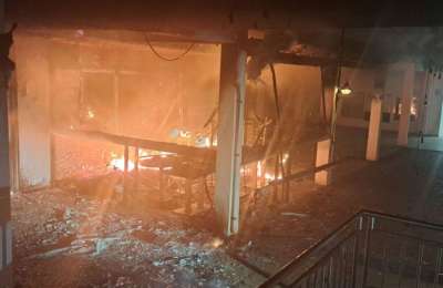 Fire destroys part of Papagayo Shopping Centre in Playa Blanca