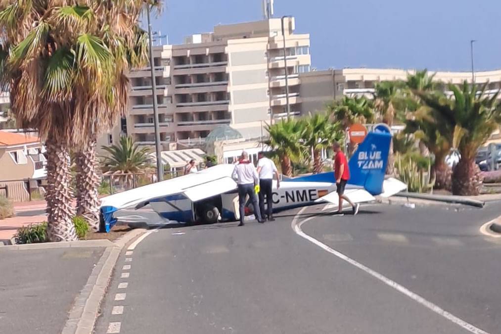 Plane crashes on Amarilla Golf in South Tenerife