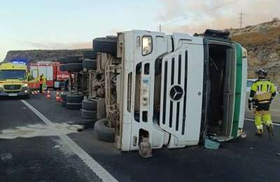 Overturned lorry caused major traffic jams on Tenerife’s TF-1 motorway