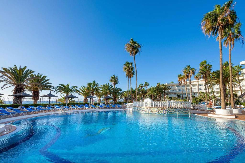 Sunny skies and warm temperatures forecast across the Canary Islands this Sunday
