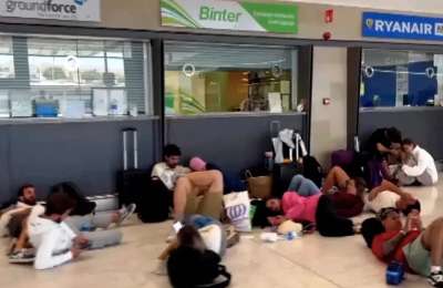 Ryanair passengers stranded for over 20 hours at Fuerteventura Airport