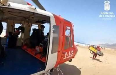 Surfer rescues swimmer in trouble at Cofete Beach before he was airlifted to hospital