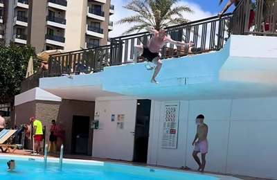 VIDEO: Outrage as tourists perform dangerous pool jump at hotel in south Tenerife 