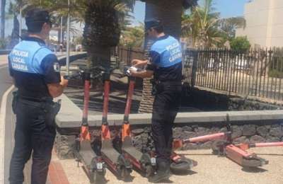 71 abandoned electric scooters seized in Puerto del Carmen