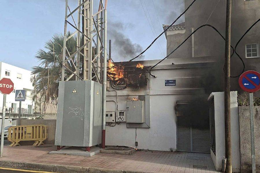 Thousands left without power after electrical fire in South Tenerife