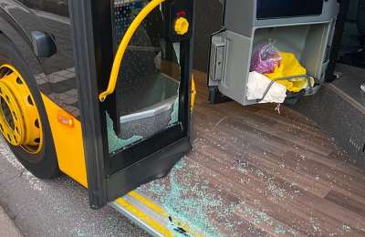 Pensioner smashes bus window after driver refuses to stop in Gran Canaria