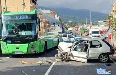 Six injured, one seriously, in crash between a bus and a car in Tenerife