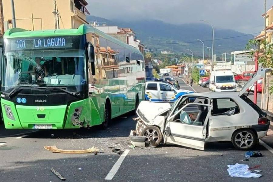 Six injured, one seriously, in crash between a bus and a car in Tenerife