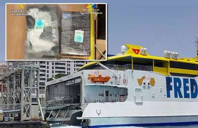 Driver flees port checkpoint in Tenerife as police discover €280,000 worth of cocaine in his car