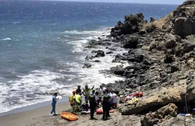 32-year-old man dies after being pulled unconscious from the sea in south Tenerife 