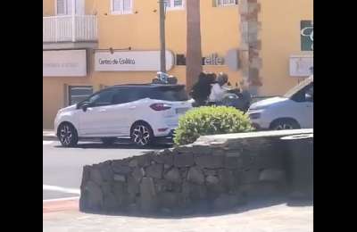 Four robbers of a jewellery shop in Tenerife filmed escaping on motorbikes