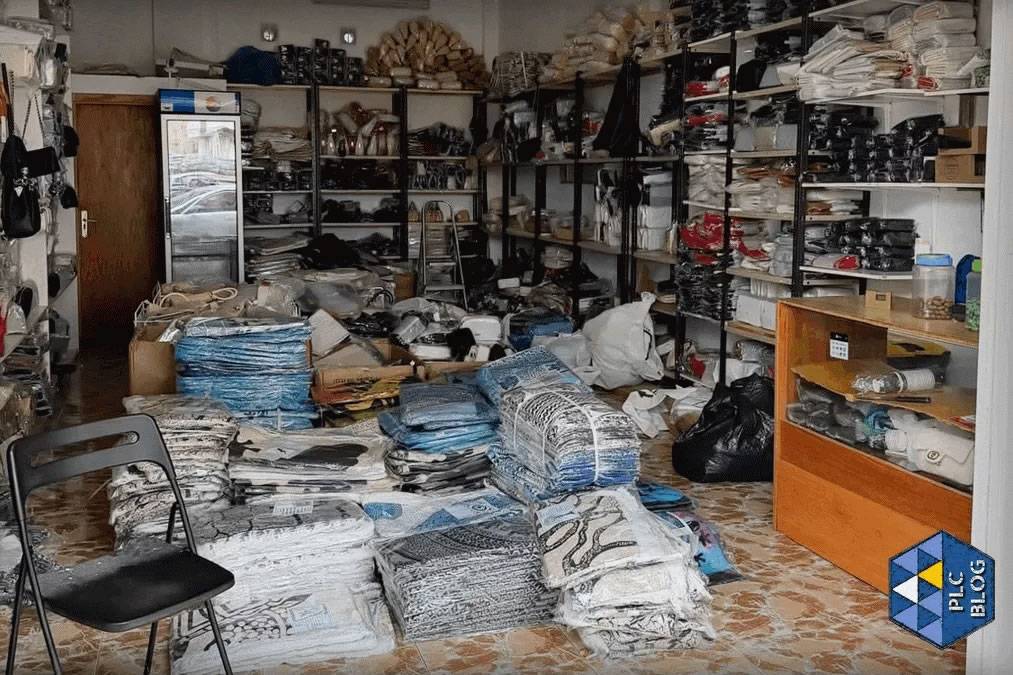 Police seize 1,500 fake designer handbags in crackdown on illegal street selling in south Tenerife