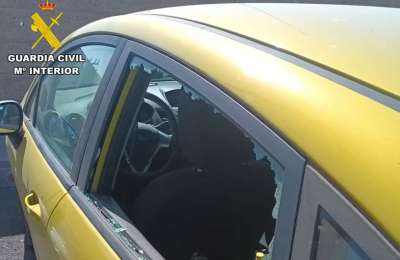 Man arrested for breaking into 27 cars near a popular beach in south Tenerife 