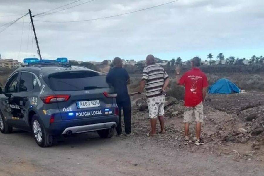 Woman found dead in tent in south Tenerife