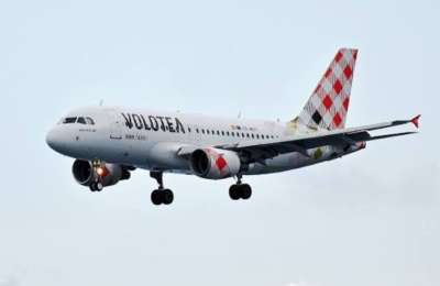 Airline cuts flights to four Canary Islands