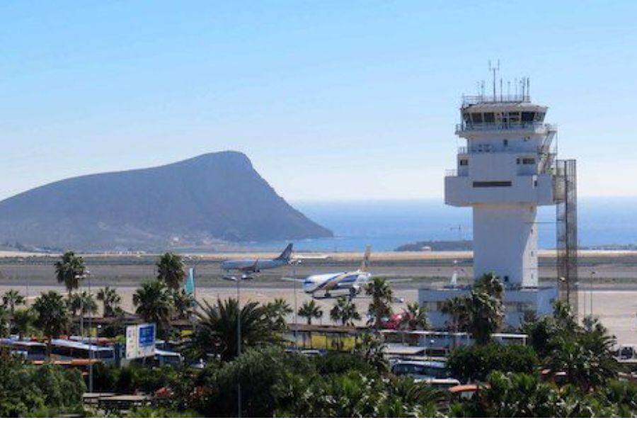 Medical emergency on UK flight to Tenerife South Airport