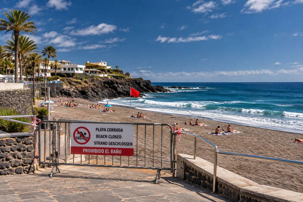 Swimming banned at Tenerife beach after contamination detected in the water