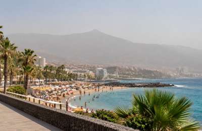 Heat warnings activated across the Canary Islands today as temperatures climb and calima returns