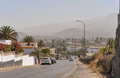 Canary Islands schools reopen as heatwave eases but temperatures could still reach 34°C 