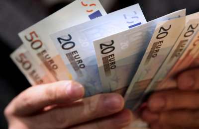New cash payment rules. How does it affect British residents and visitors in the Canary Islands?