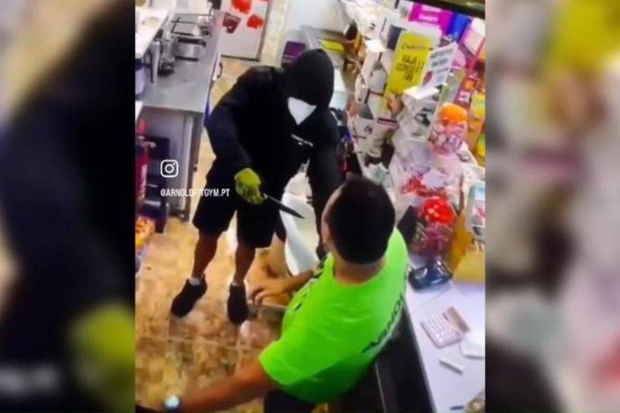 Armed robber on the run after stealing €900 from 24-hour supermarket in south Tenerife