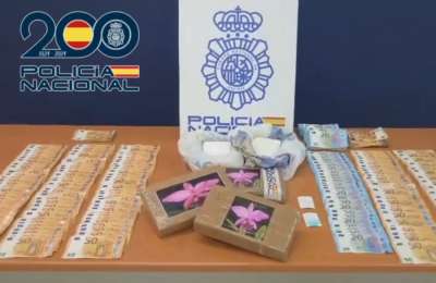 Police seize 4kg of cocaine and find €25,000 hidden in a freezer