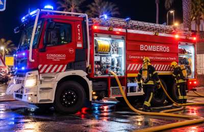 Two taken to hospital after restaurant fire in Playa de las Americas