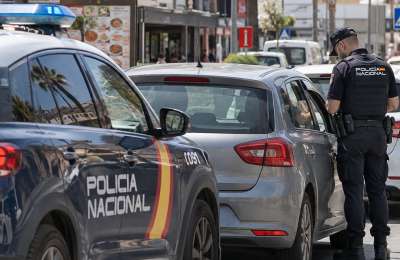 Double-parked car leads to drug dealers arrest in Los Cristianos