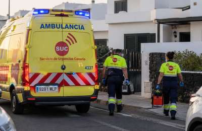 Son saves father's life with CPR guided over the phone in Lanzarote