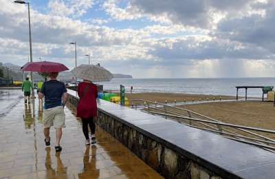 MONDAY WEATHER: Sunny spells and scattered showers across the Canary Islands