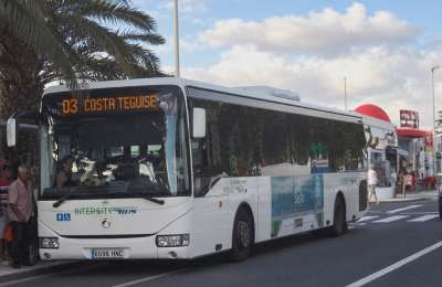 Two passengers fined €4,000 each for causing disruption on a bus in Lanzarote 