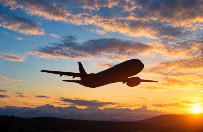 Campaigners demand cheaper flights to the Canary Islands 