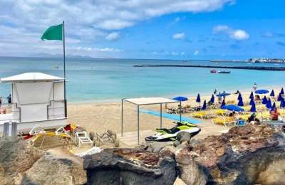 Lifeguard rescues man from sea in Playa Blanca