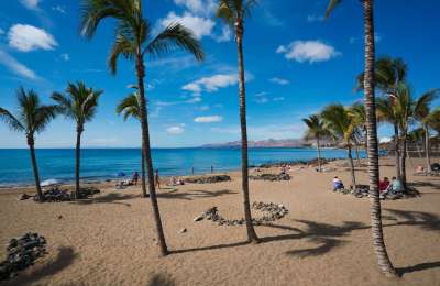 SATURDAY WEATHER: Sunshine in southern resorts as trade winds strengthen